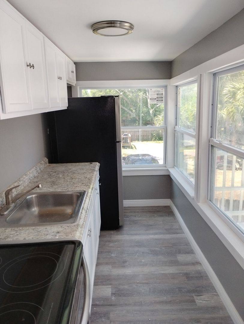 Apartment for rent at 208 Fairview Ave, Daytona Beach, FL 32114