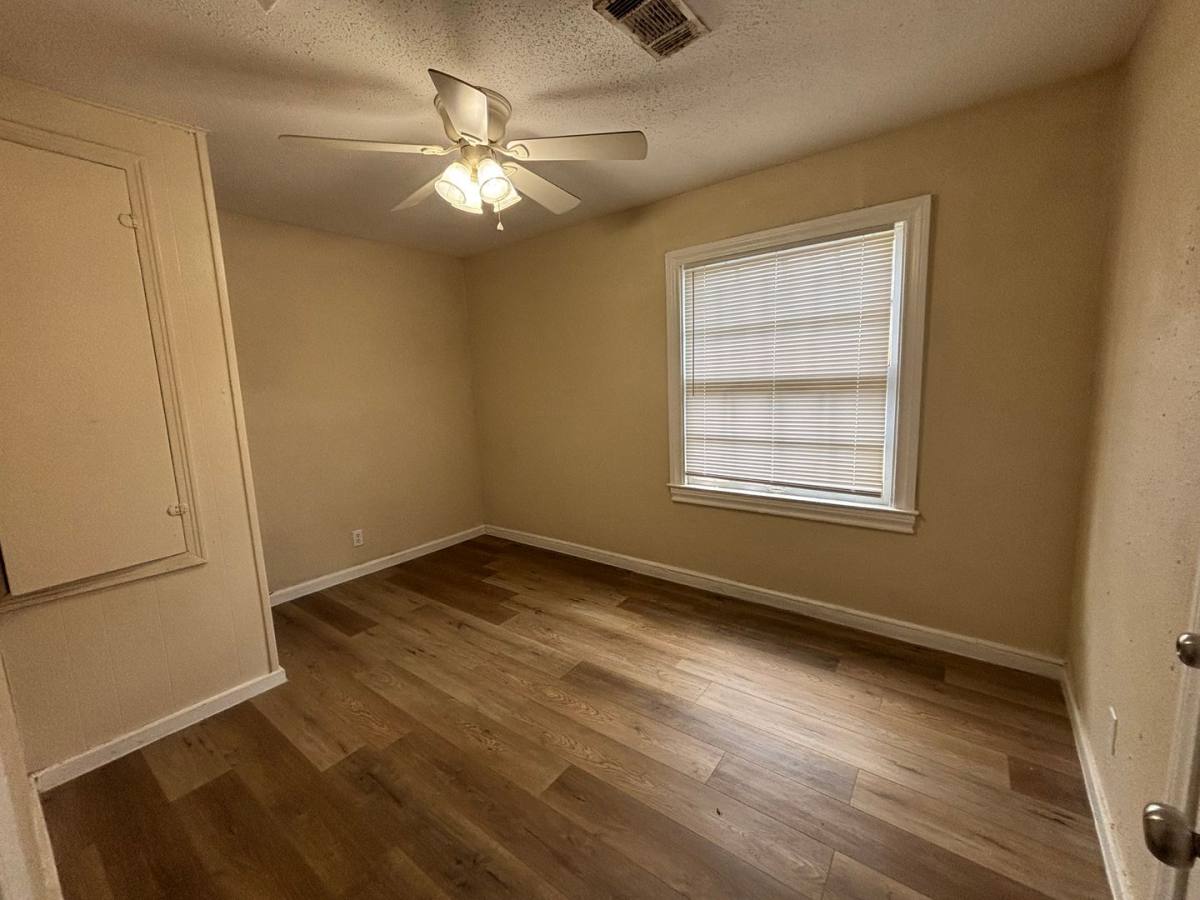 House for rent at 45 17th Ave N, Texas City, TX 77590