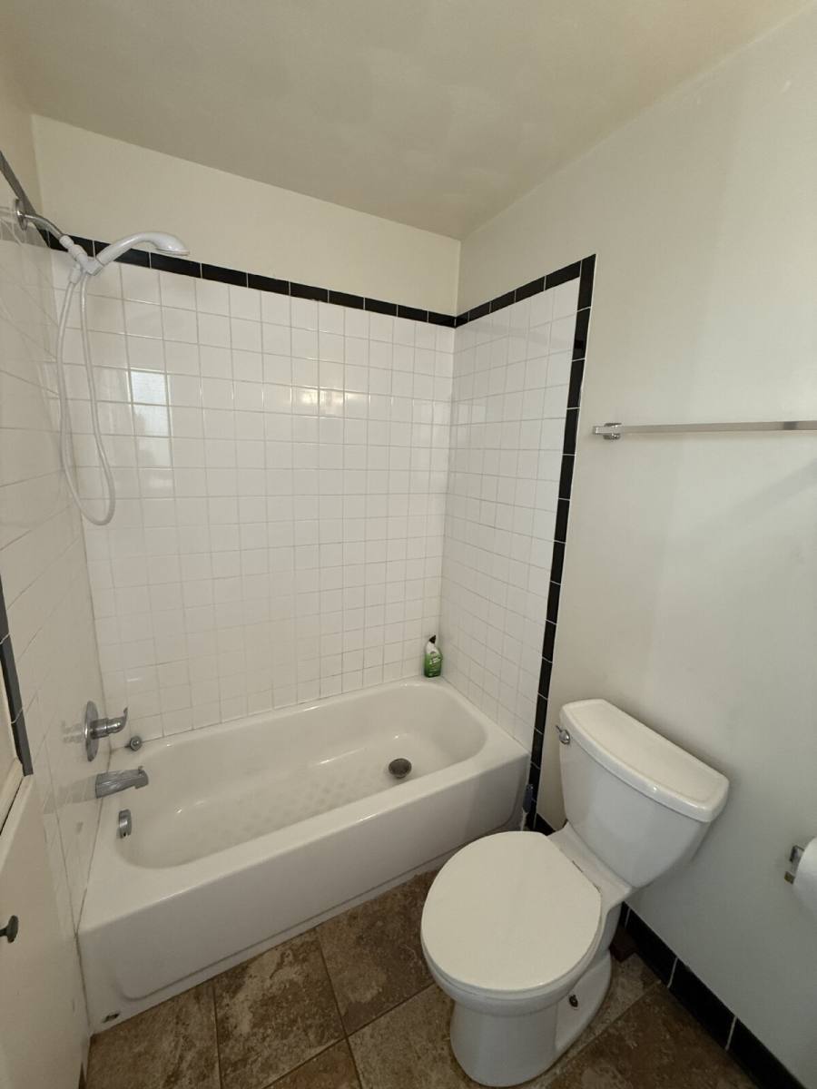 Townhouse for rent at 201 Glendale Ave #B, Norfolk, VA 23505