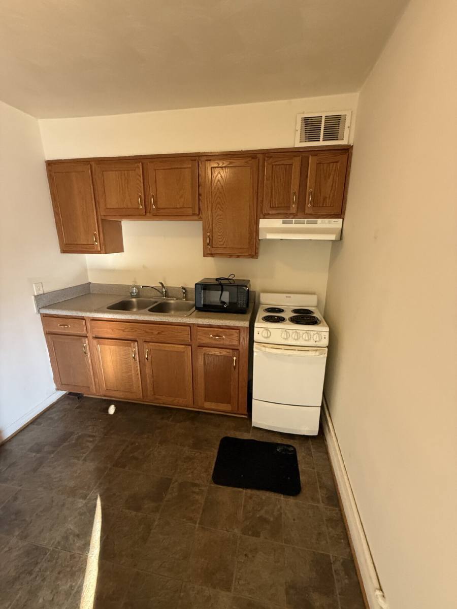 Townhouse for rent at 201 Glendale Ave #B, Norfolk, VA 23505