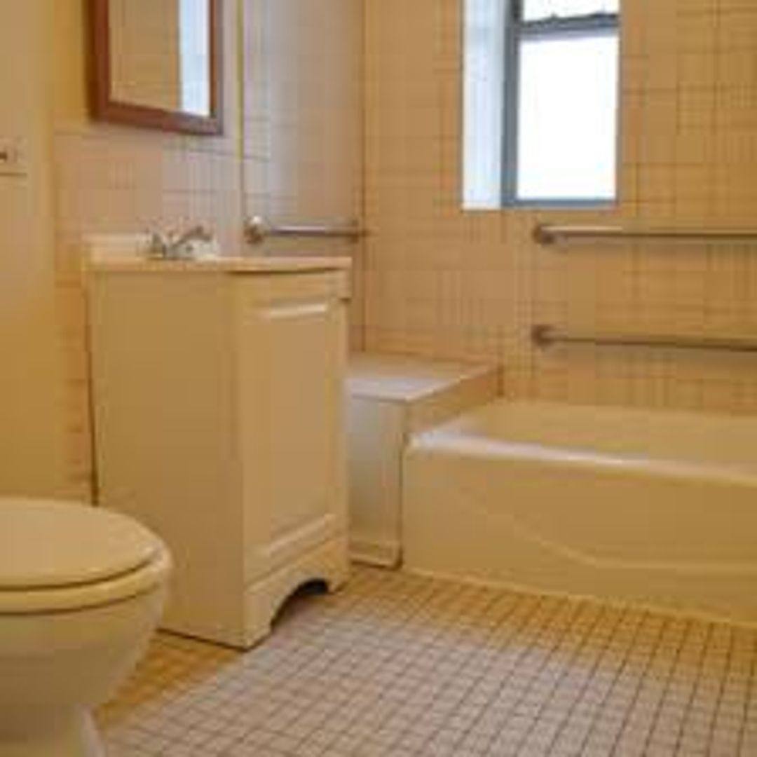 Apartment for rent at 126 S Central, Chicago, IL 60644