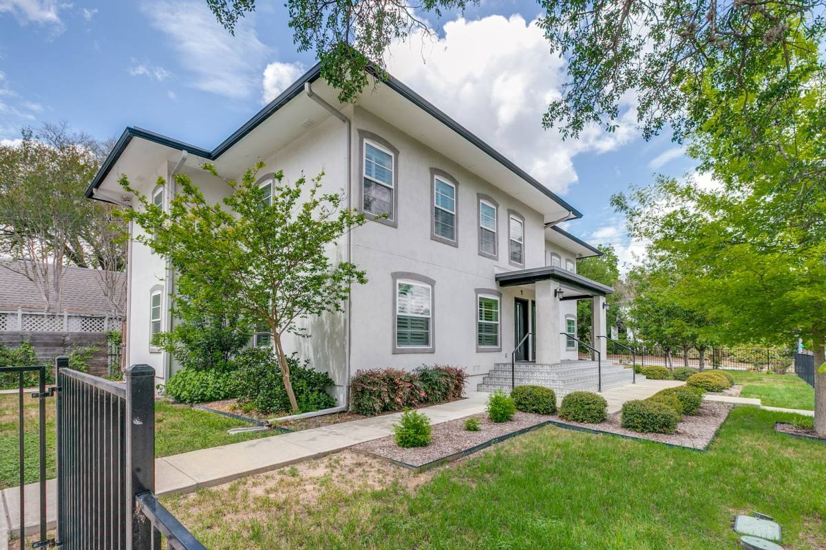 Apartment for rent at 488 E Olmos Dr, San Antonio, TX 78212