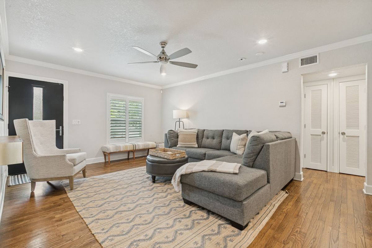 Apartment for rent at 488 E Olmos Dr, San Antonio, TX 78212