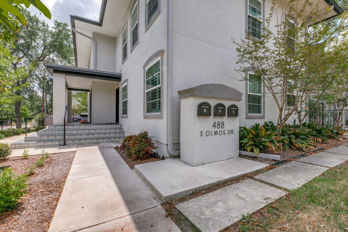 Apartment for rent at 488 E Olmos Dr, San Antonio, TX 78212