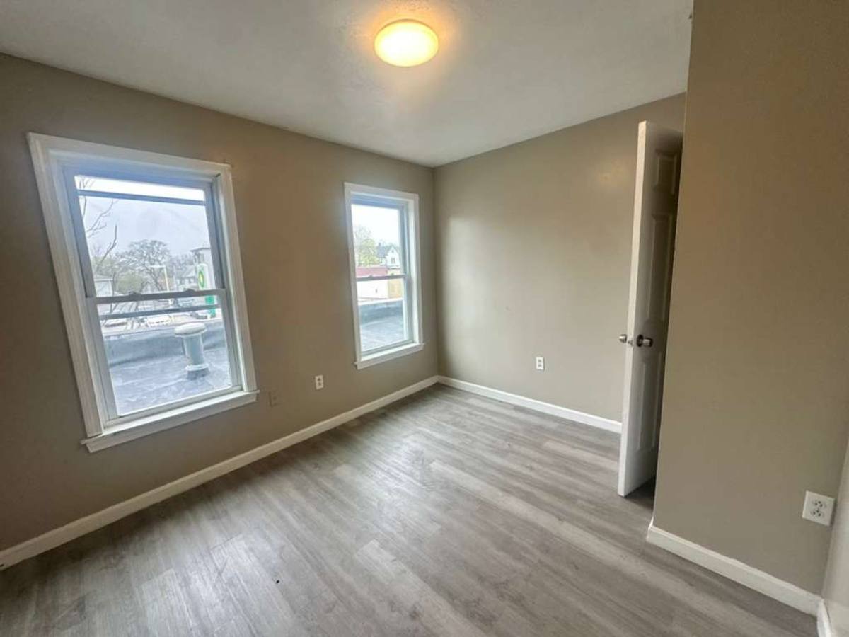 Apartment for rent at 249 Lincoln St, Worcester, MA 01605