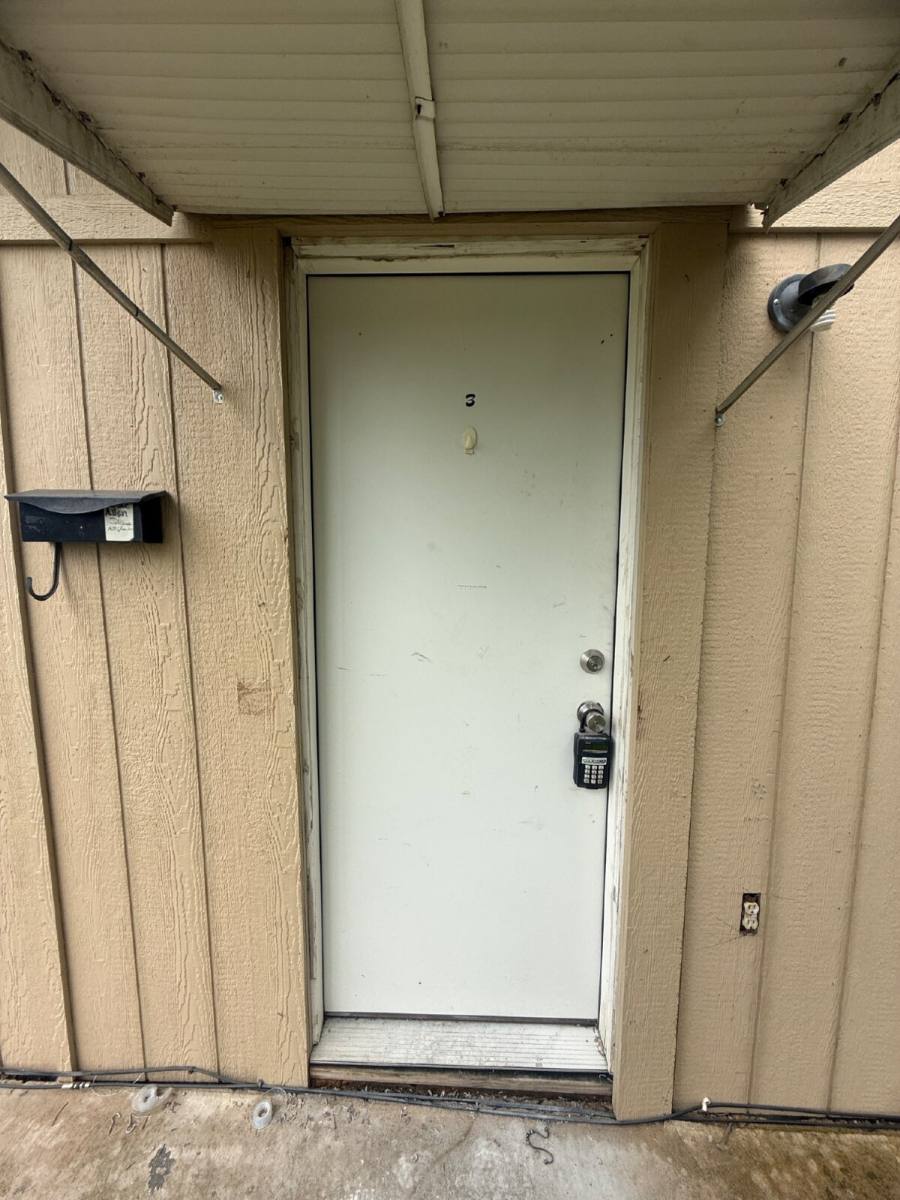 Apartment for rent at 813 N University St #3, Seminole, OK 74868