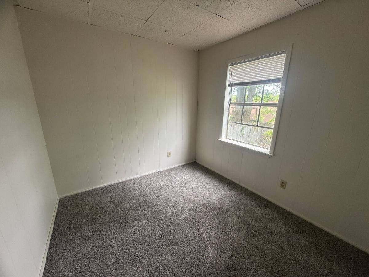 Apartment for rent at 813 N University St #3, Seminole, OK 74868
