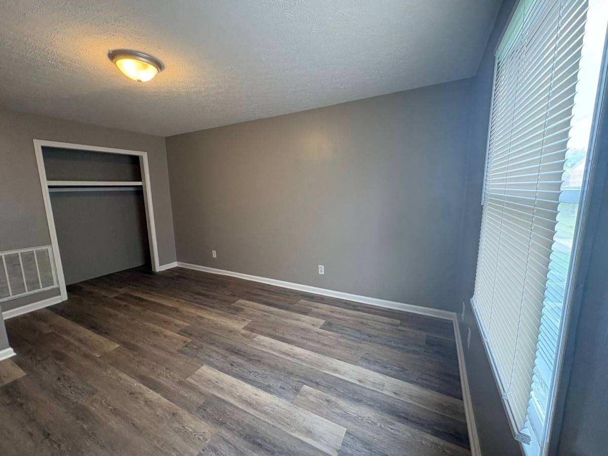 Apartment for rent at 2038 Rock Creek Rd, Bowling Green, KY 42104