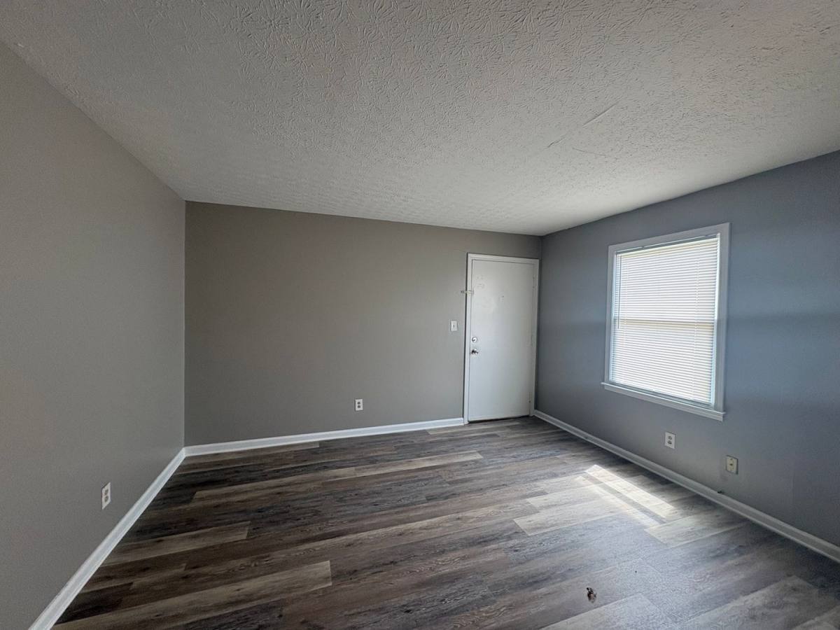 Apartment for rent at 2038 Rock Creek Rd, Bowling Green, KY 42104