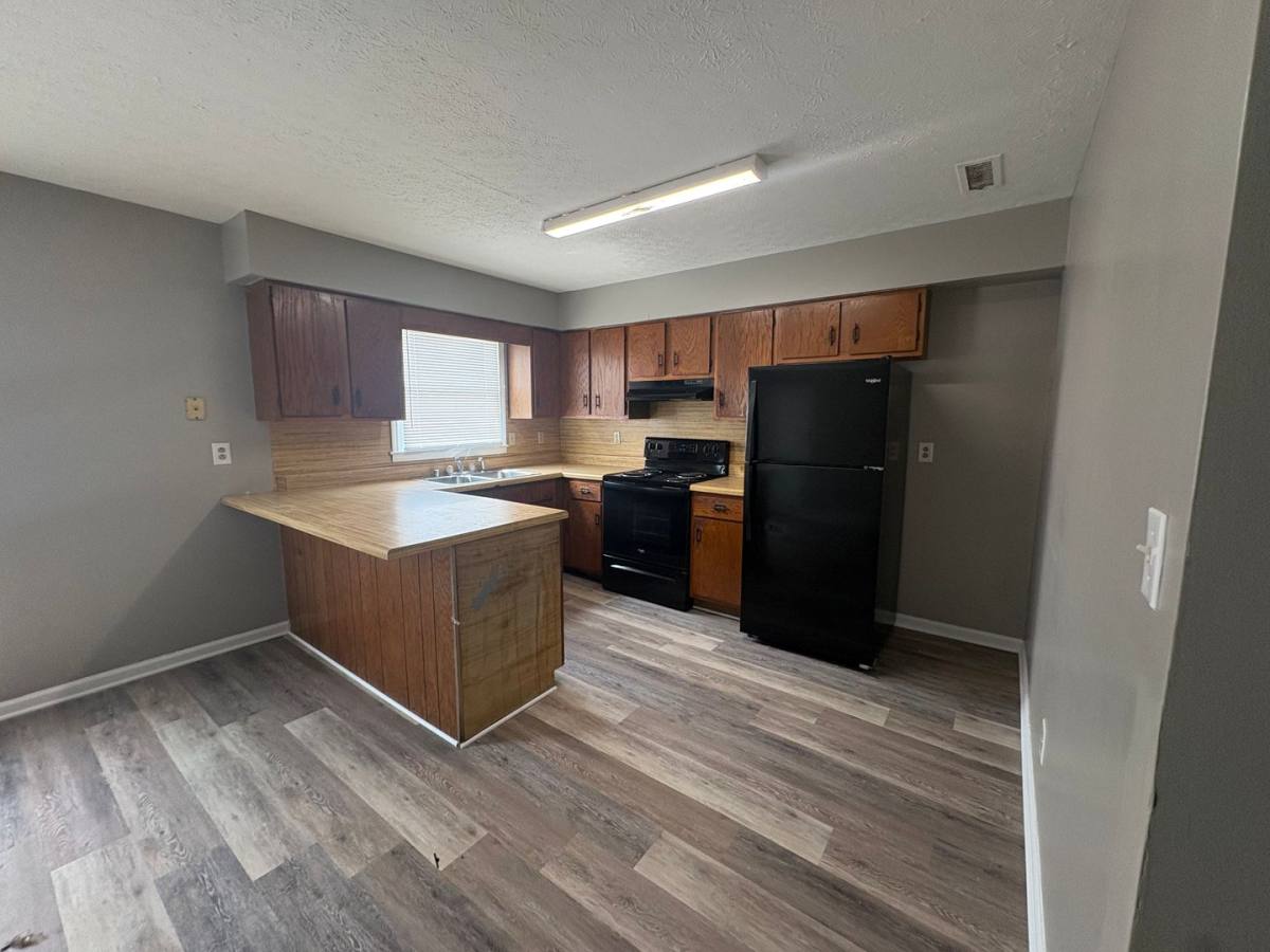 Apartment for rent at 2038 Rock Creek Rd, Bowling Green, KY 42104