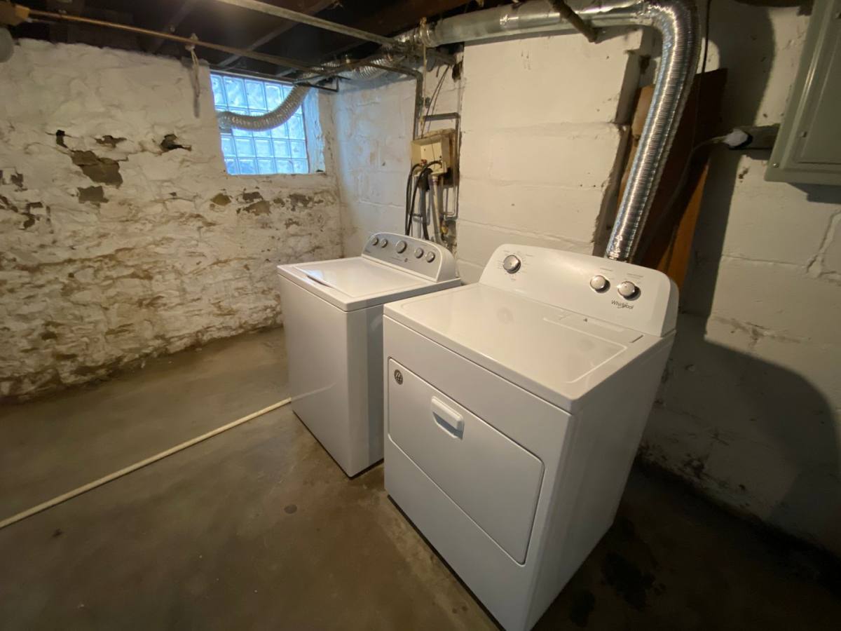 Apartment for rent at 2498 Indianola Ave, Columbus, OH 43202