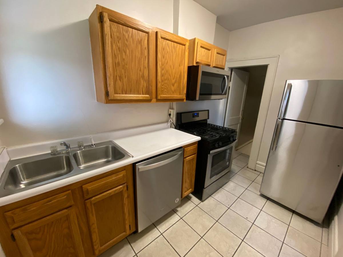 Apartment for rent at 2498 Indianola Ave, Columbus, OH 43202