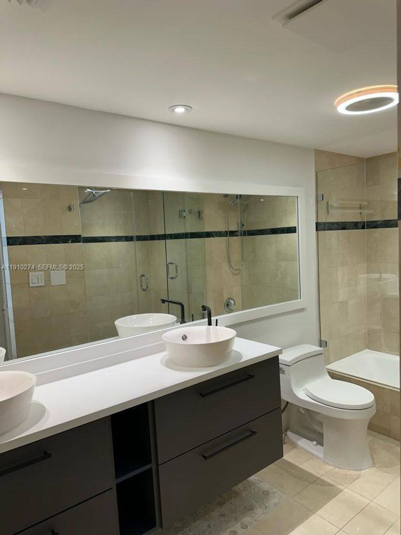 Apartment for rent at 251 Crandon Blvd, Key Biscayne, FL 33149