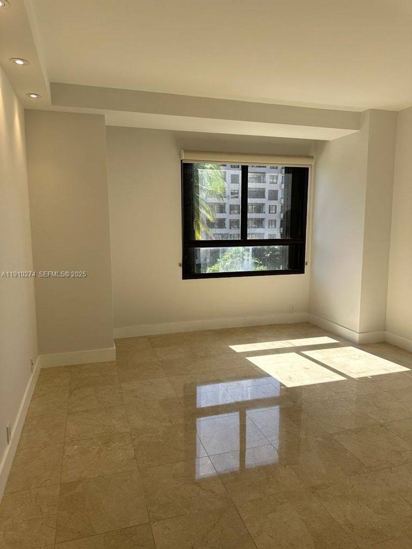 Apartment for rent at 251 Crandon Blvd, Key Biscayne, FL 33149