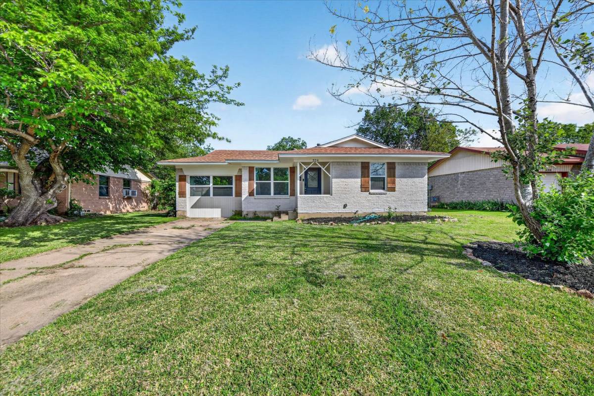 House for rent at 324 N Shore Place, Lewisville, TX 75067
