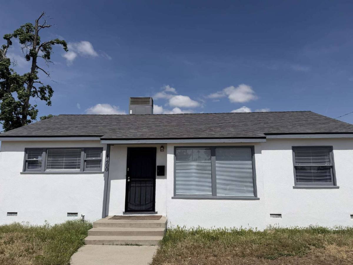 House for rent at 1400 Maitland Dr, Bakersfield, CA 93304