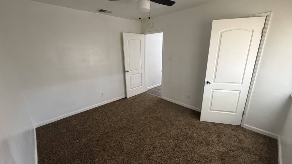House for rent at 1400 Maitland Dr, Bakersfield, CA 93304