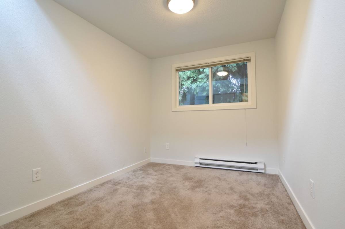 Apartment for rent at 1820-22 NE Lombard, Portland, OR 97211