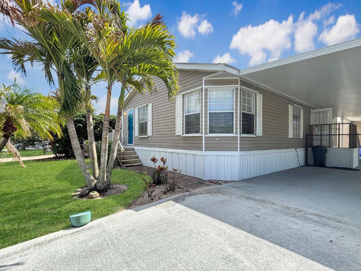 House for rent at 7568 SE Swan Ave, Hobe Sound, FL 33455