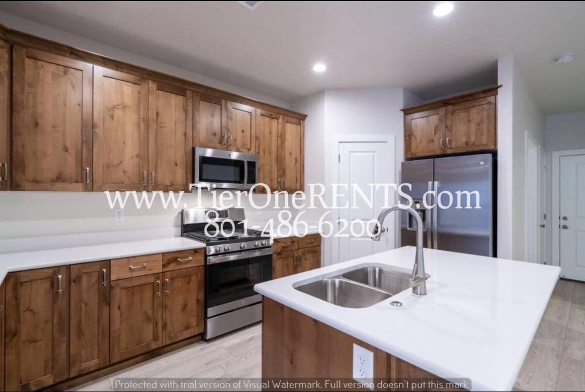 Townhouse for rent at 1188 N Dorado Alley, Washington, UT 84780