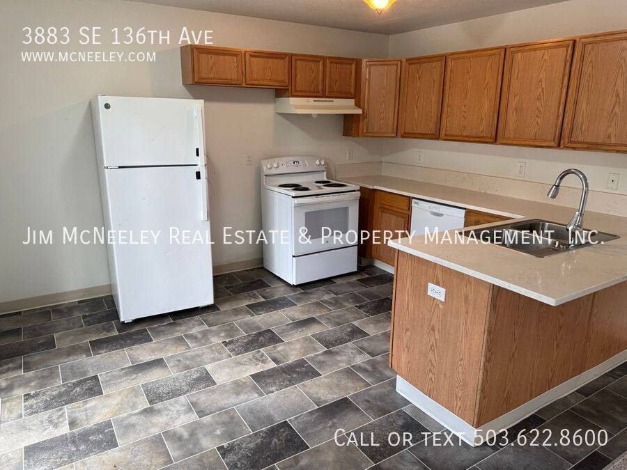 House for rent at 3883 SE 136th Ave, Portland, OR 97236