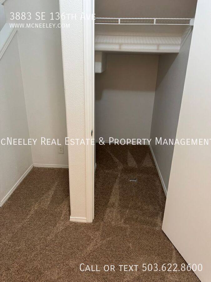 House for rent at 3883 SE 136th Ave, Portland, OR 97236