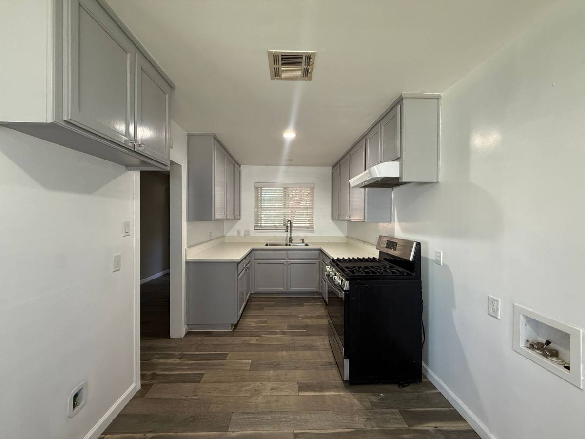 Apartment for rent at 37938 Palm Vista Ave, Palmdale, CA 93550