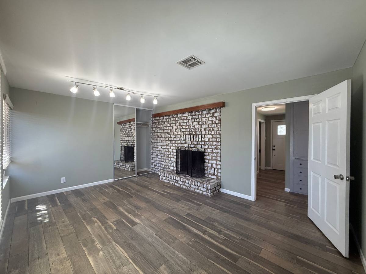 Apartment for rent at 37938 Palm Vista Ave, Palmdale, CA 93550