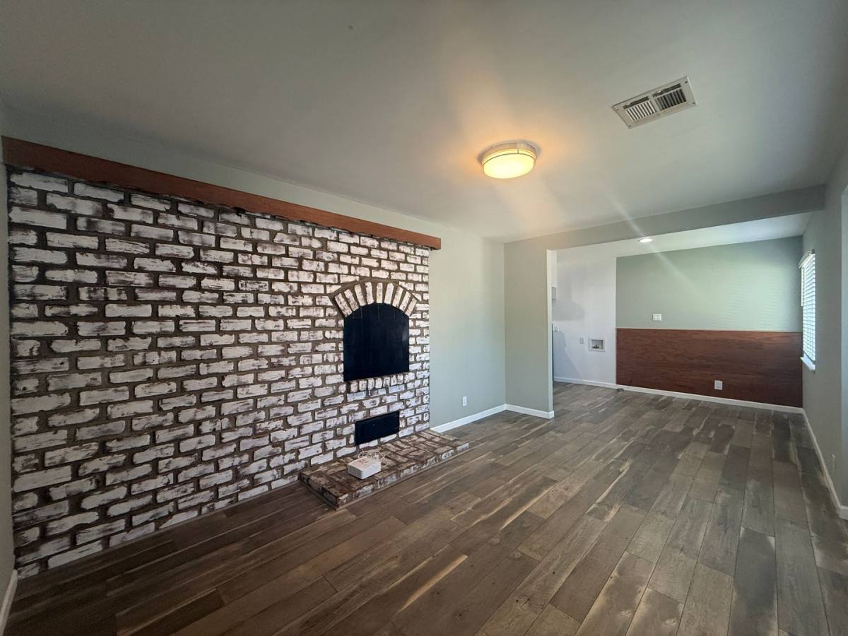 Apartment for rent at 37938 Palm Vista Ave, Palmdale, CA 93550