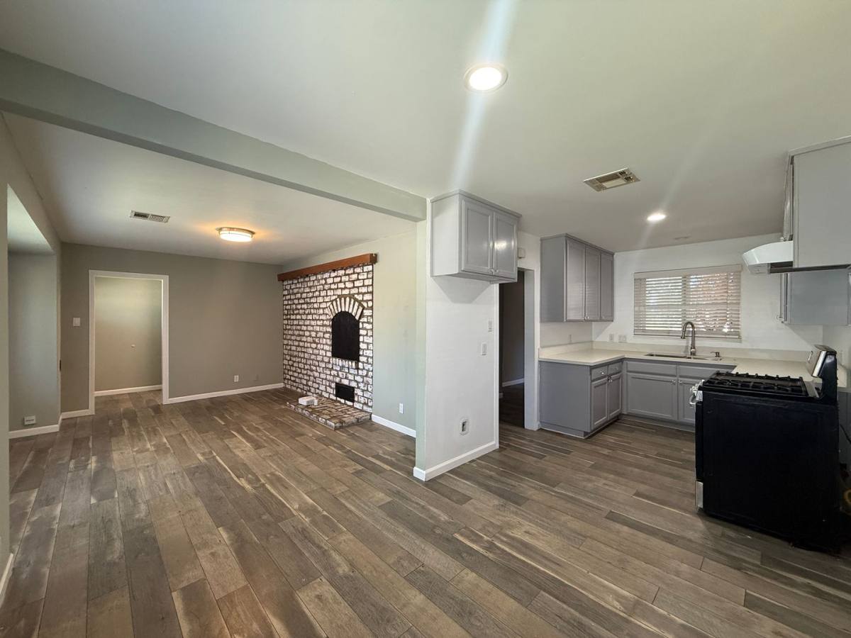 Apartment for rent at 37938 Palm Vista Ave, Palmdale, CA 93550