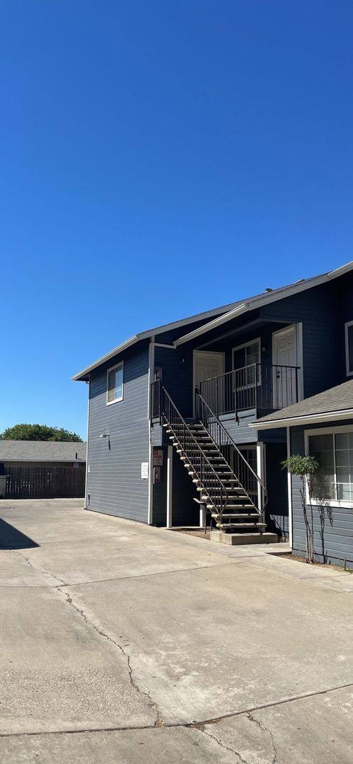 1706 Elayne Dr, Merced, CA 95340