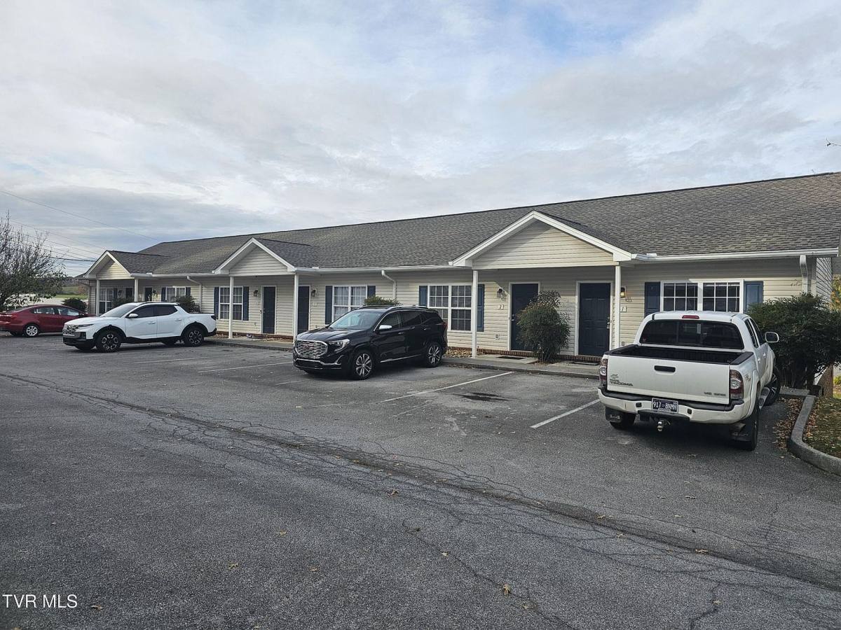 Apartment for rent at 405 Christian Church Rd, Johnson City, TN 37615
