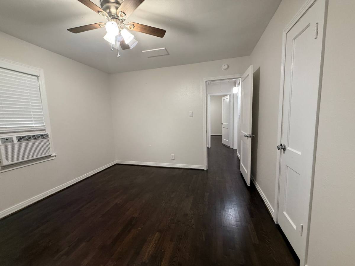 Apartment for rent at 832 S Anderson St, Angleton, TX 77515