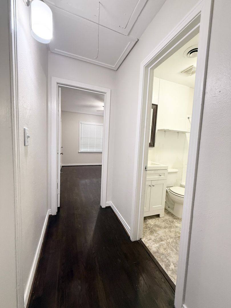 Apartment for rent at 832 S Anderson St, Angleton, TX 77515