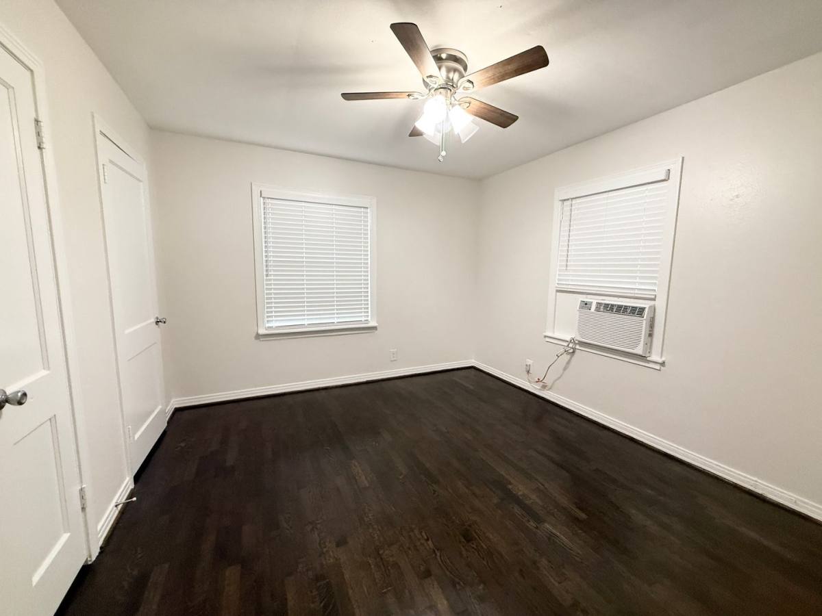 Apartment for rent at 832 S Anderson St, Angleton, TX 77515