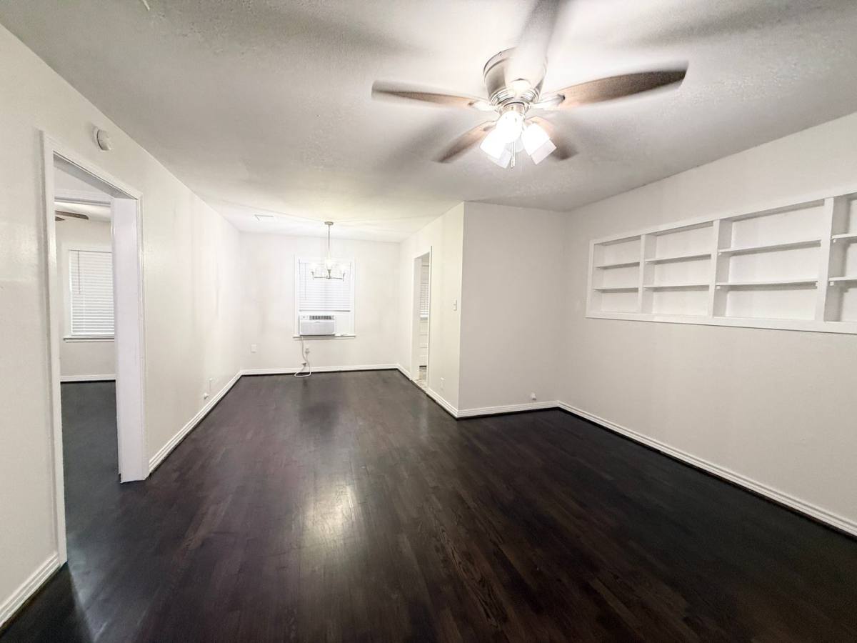 Apartment for rent at 832 S Anderson St, Angleton, TX 77515