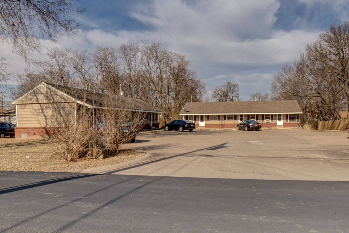 Apartment for rent at 1208 W Haskell St, Claremore, OK 74017
