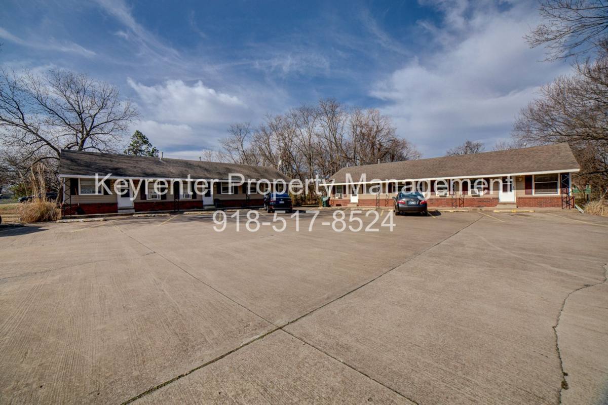 Apartment for rent at 1208 W Haskell St, Claremore, OK 74017