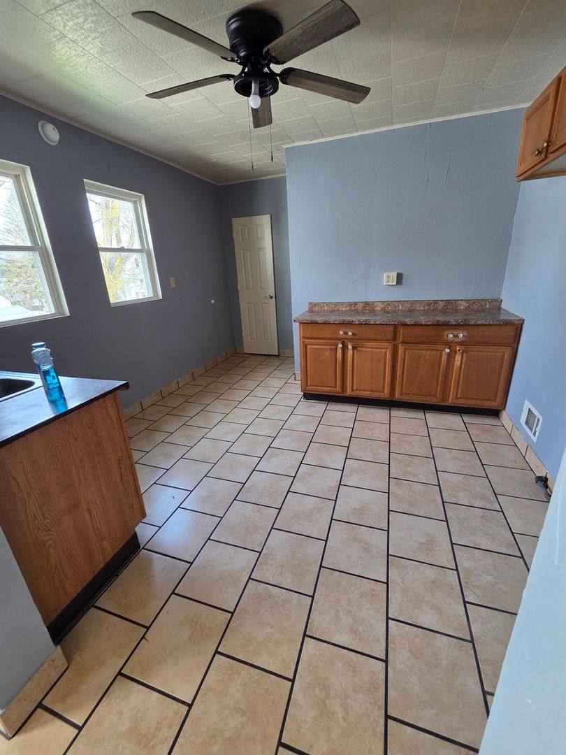 Apartment for rent at 1048 E 4th St, Erie, PA 16507