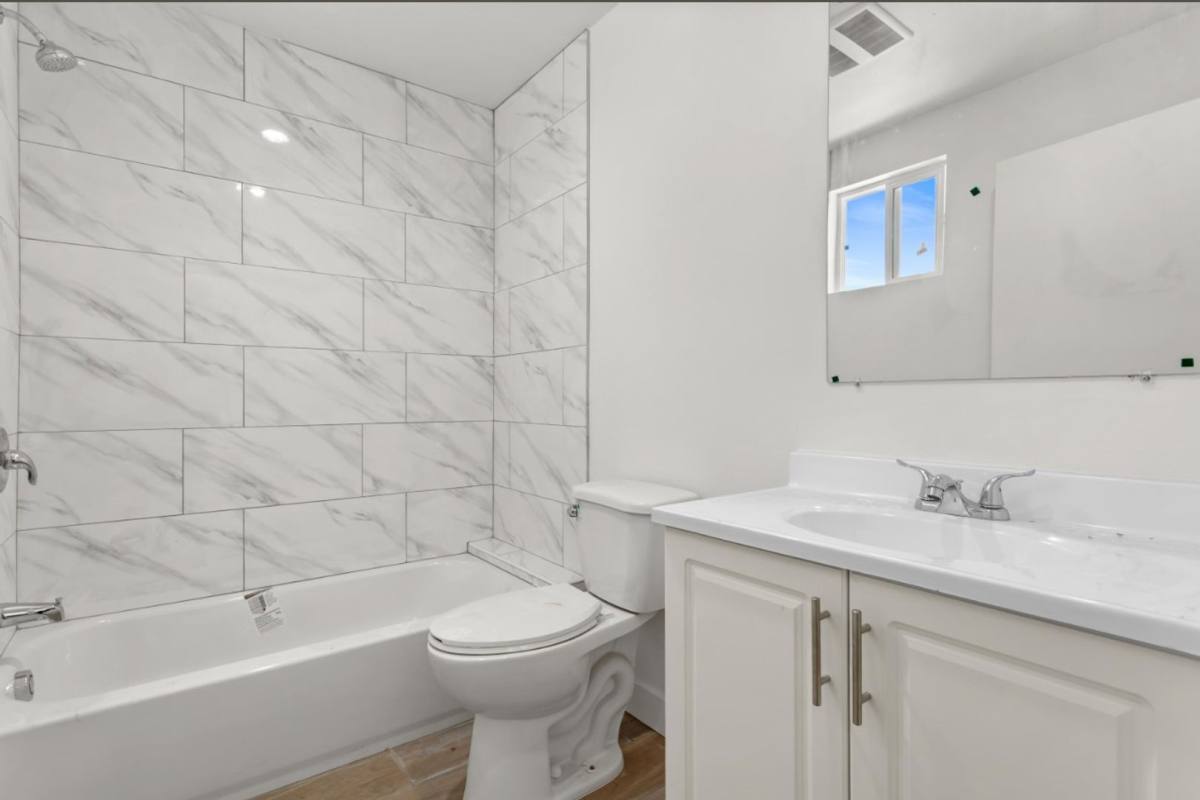 Apartment for rent at 707 W 80th St, Los Angeles, CA 90044