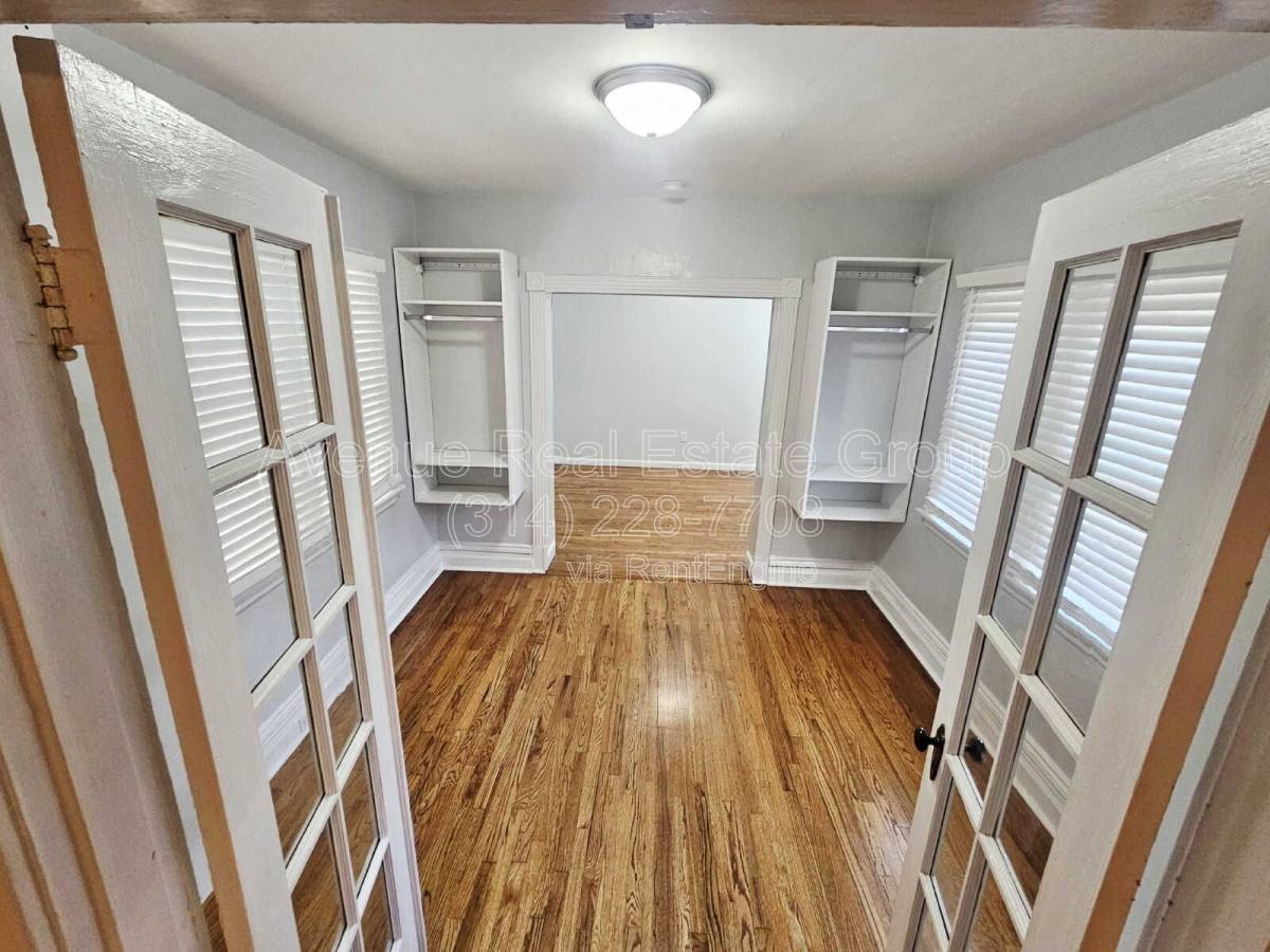House for rent at 3717 Cambridge Ave, Saint Louis, MO 63143