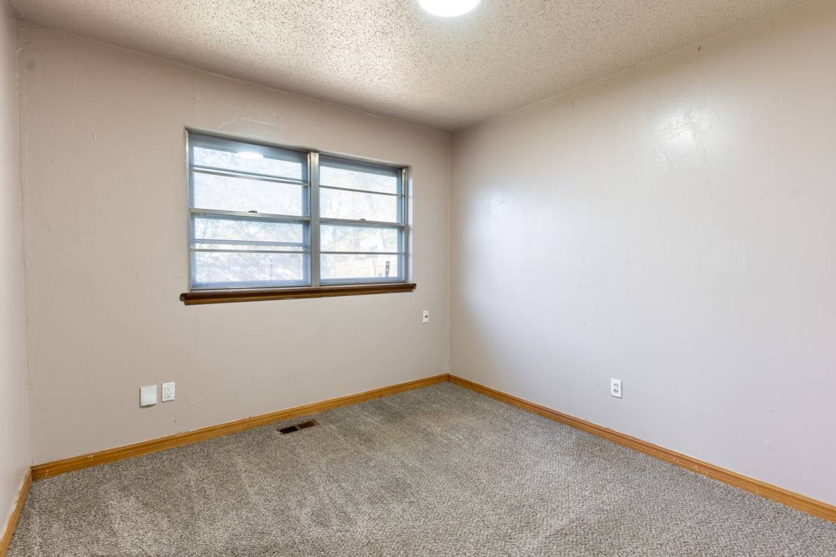 House for rent at 1421 Shalimar Dr, Oklahoma City, OK 73115