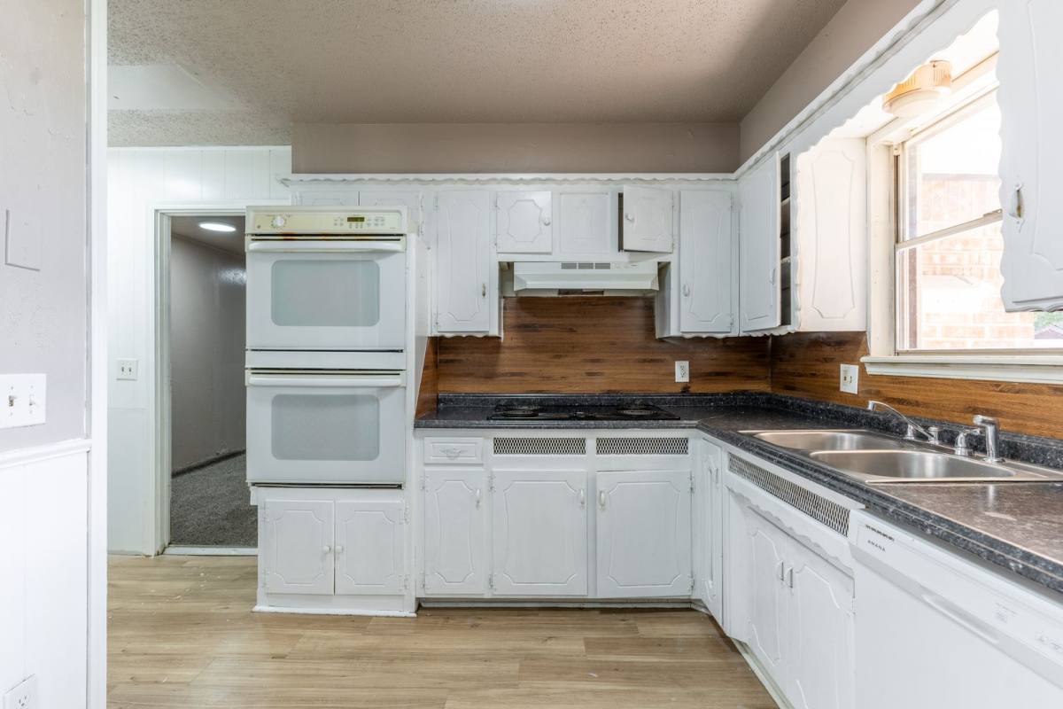 House for rent at 1421 Shalimar Dr, Oklahoma City, OK 73115