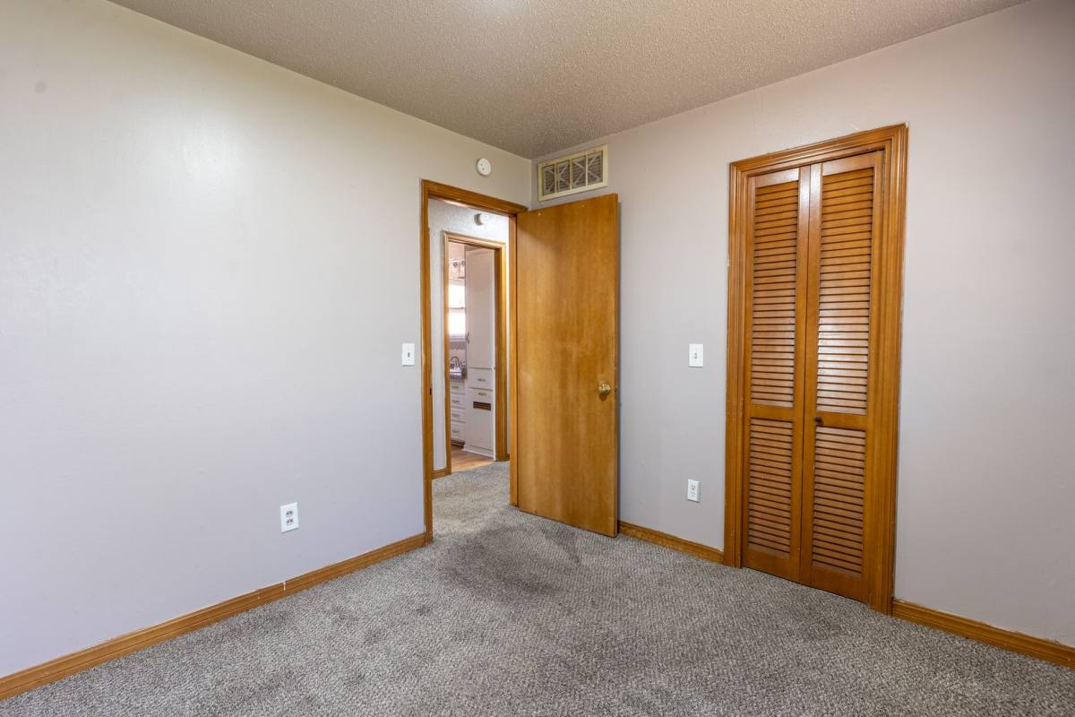 House for rent at 1421 Shalimar Dr, Oklahoma City, OK 73115