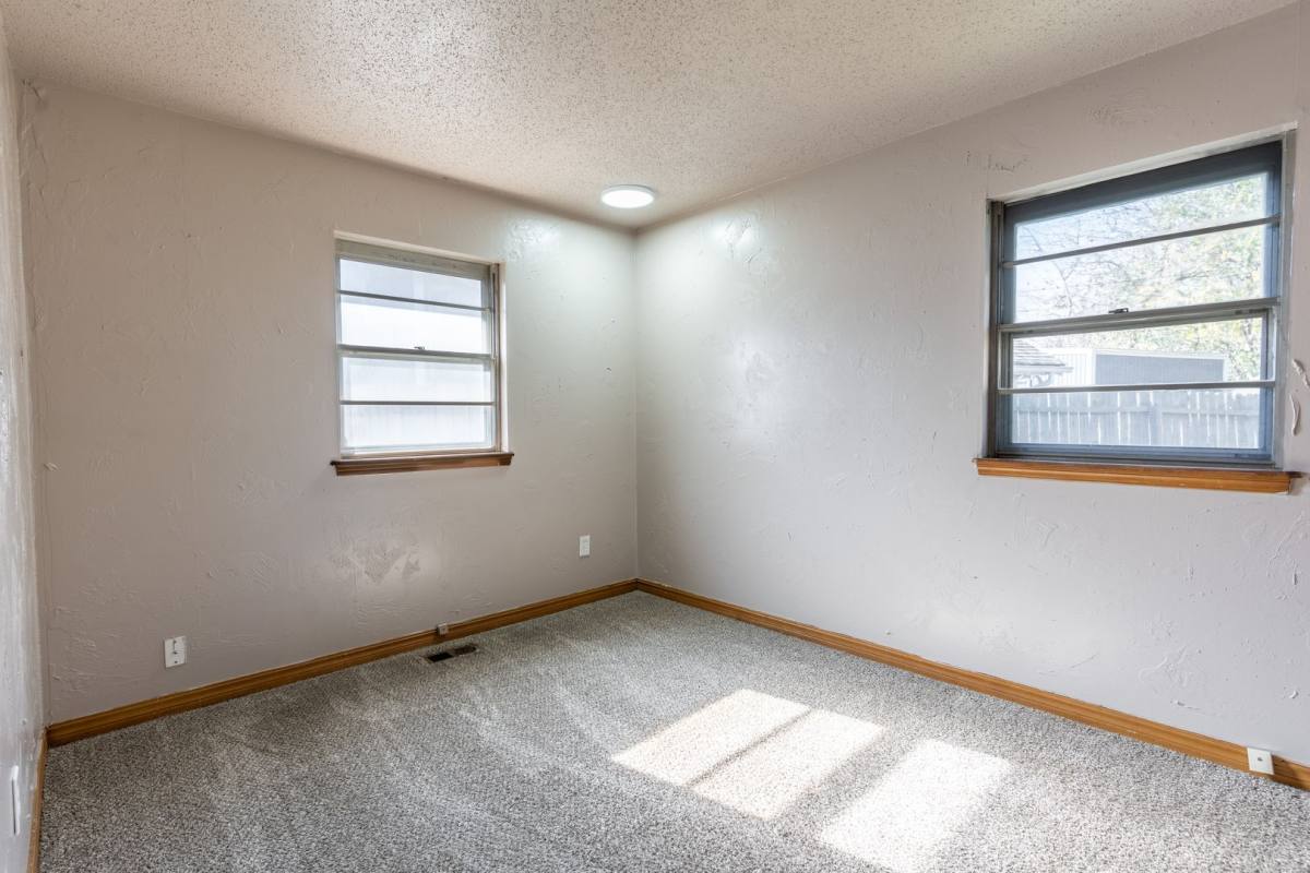 House for rent at 1421 Shalimar Dr, Oklahoma City, OK 73115