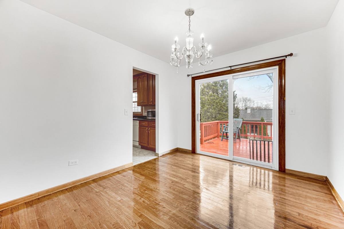 House for rent at 541 S Warrington Rd, Des Plaines, IL 60016