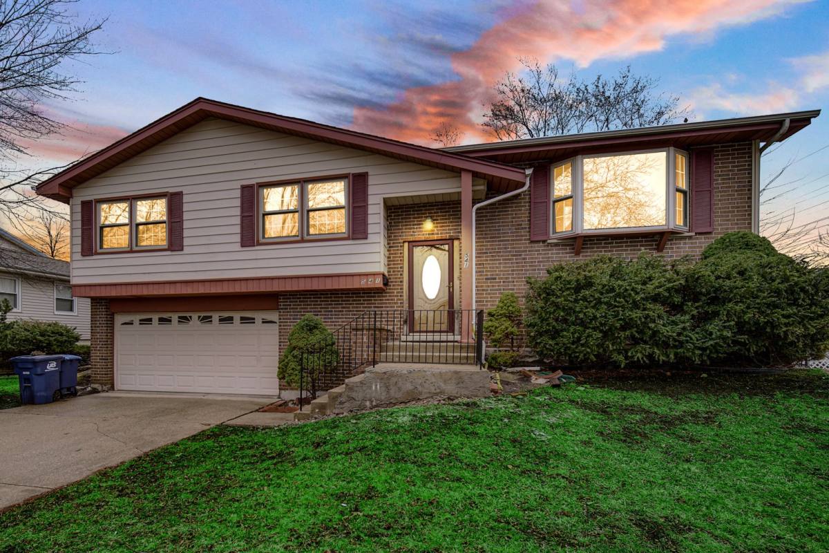 House for rent at 541 S Warrington Rd, Des Plaines, IL 60016