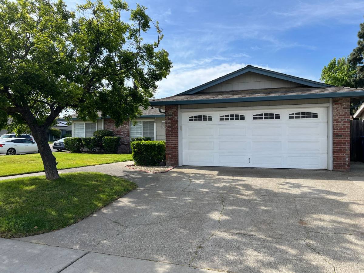House for rent at 838 El Dorado St, Manteca, CA 95337