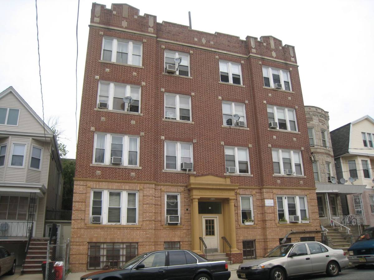 Apartment for rent at 24 50th St, Weehawken, NJ 07086