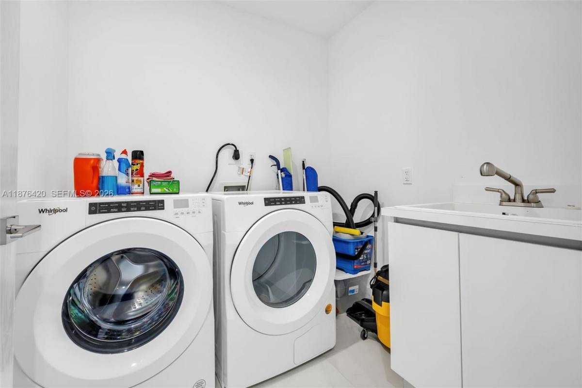 Condo for rent at 17550 Collins Ave, North Miami Beach, FL 33160